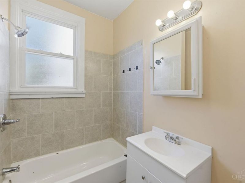 3329 Hackberry Street, Cincinnati, OH 45207 Photo 35