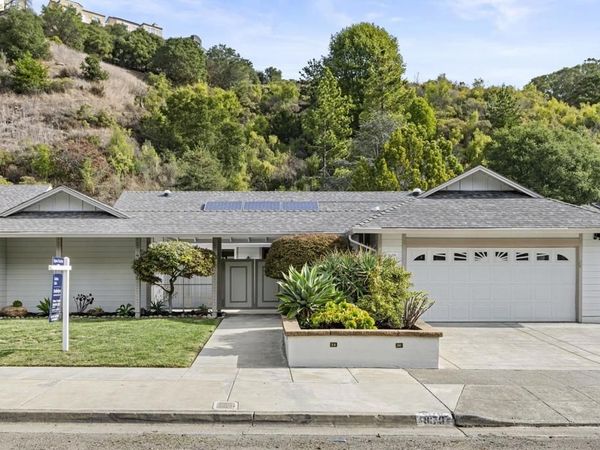 8170 Surrey Ln, Oakland, CA 94605