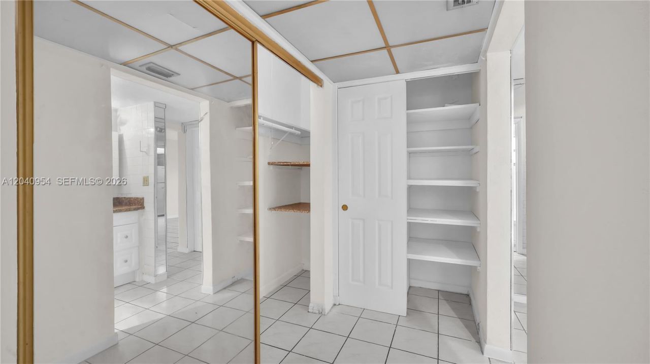 251 NE 187th St , Unit 830, Miami, FL 33179 Photo