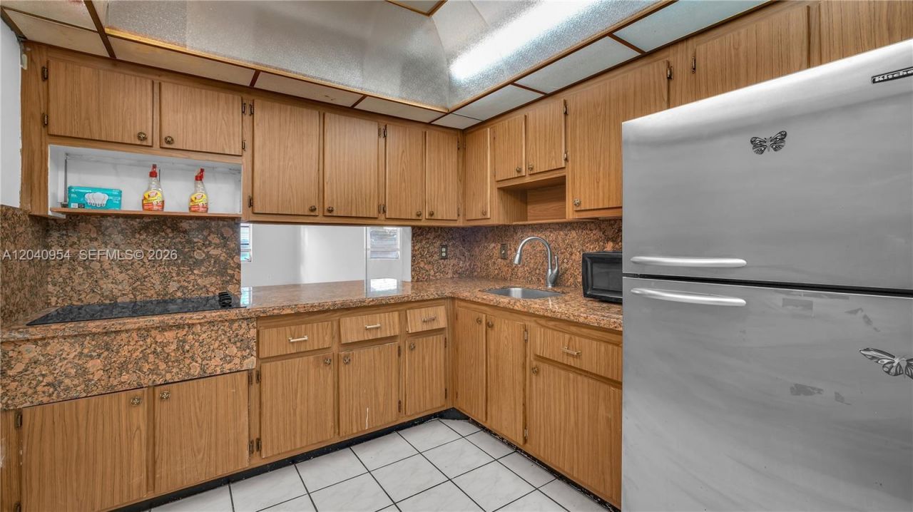 251 NE 187th St , Unit 830, Miami, FL 33179 Photo