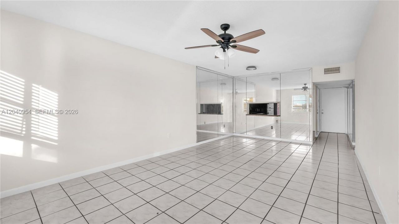 251 NE 187th St , Unit 830, Miami, FL 33179 Photo