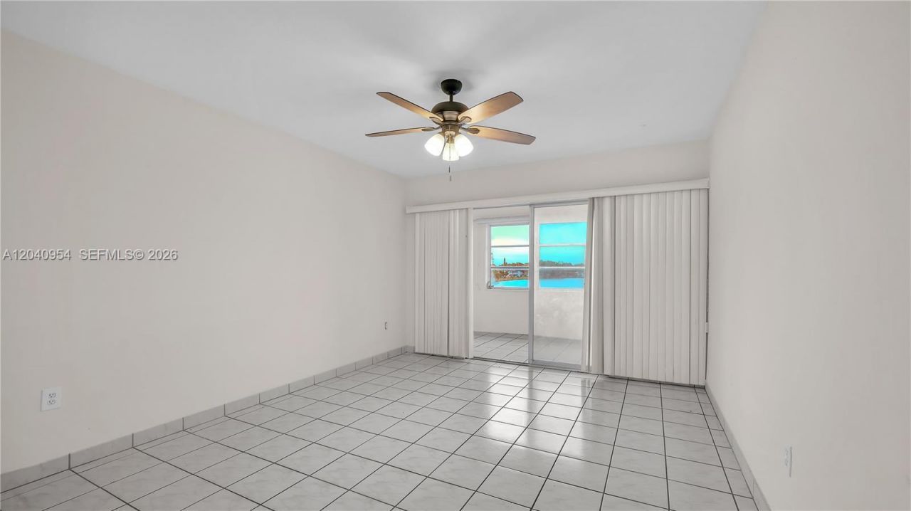 251 NE 187th St , Unit 830, Miami, FL 33179 Photo