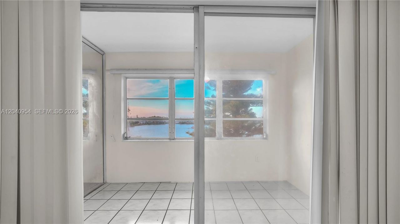 251 NE 187th St , Unit 830, Miami, FL 33179 Photo