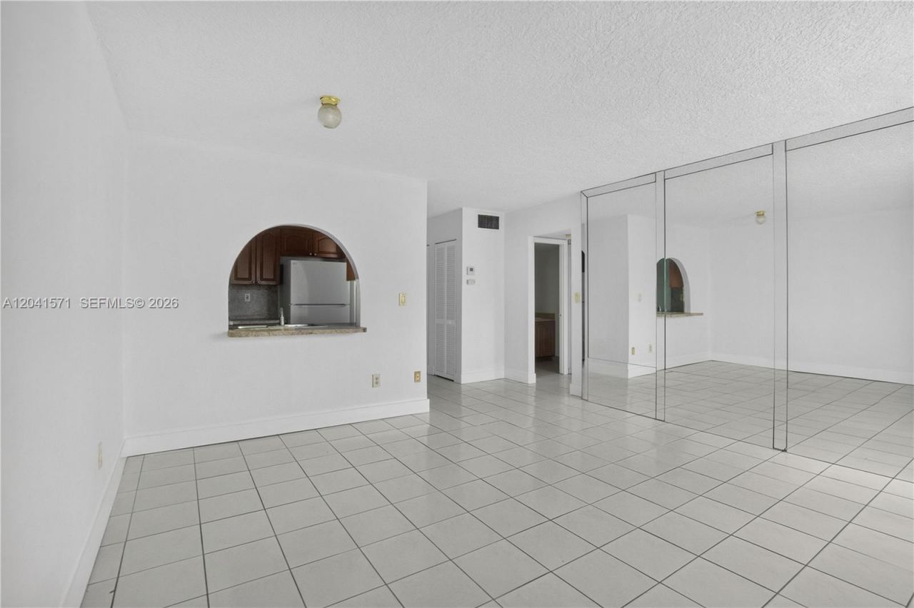 5505 NW 7th St, Unit W404, Miami, FL 33126 Photo