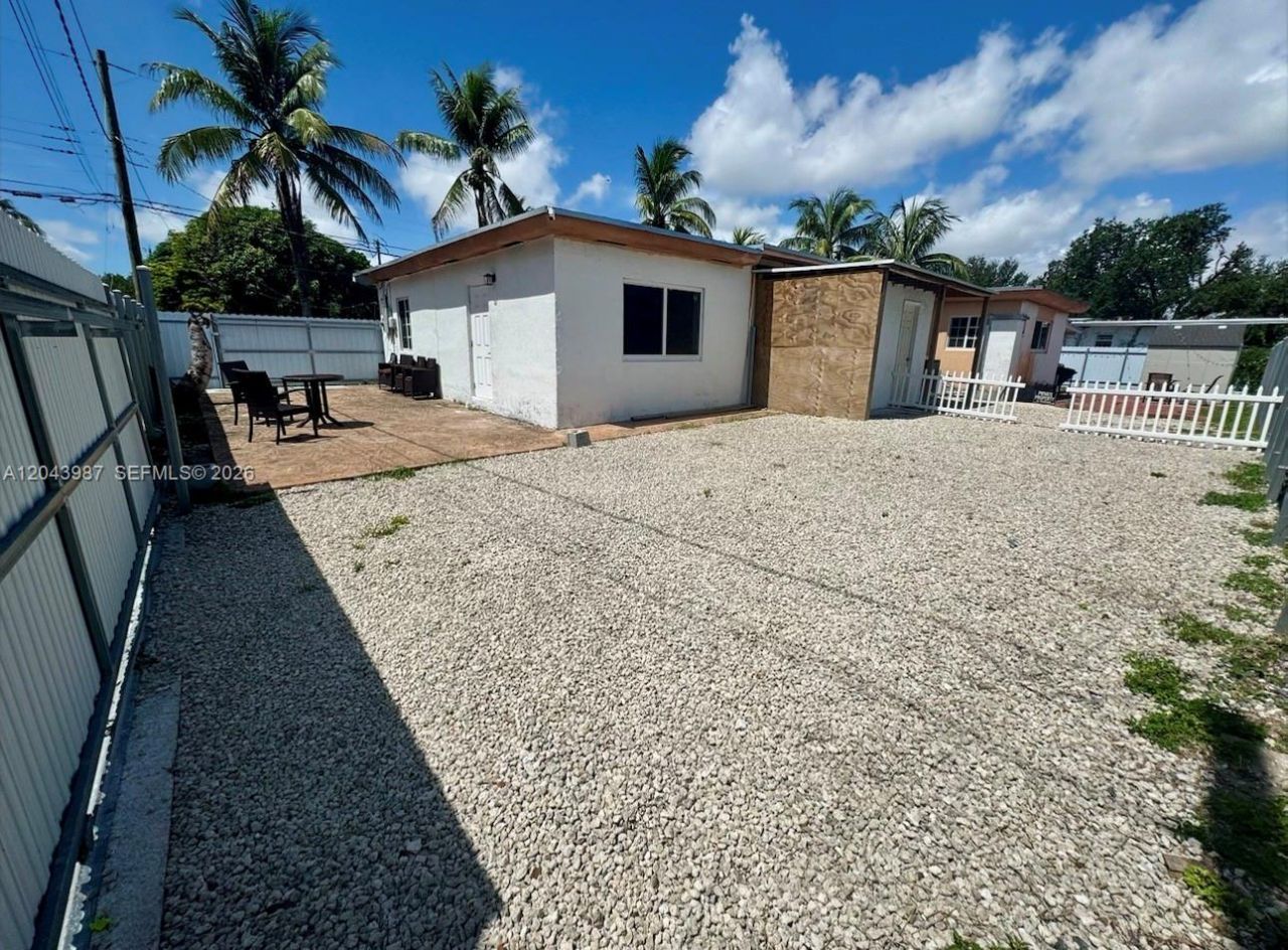 2955 NW 102nd St , Miami, FL 33147 Photo