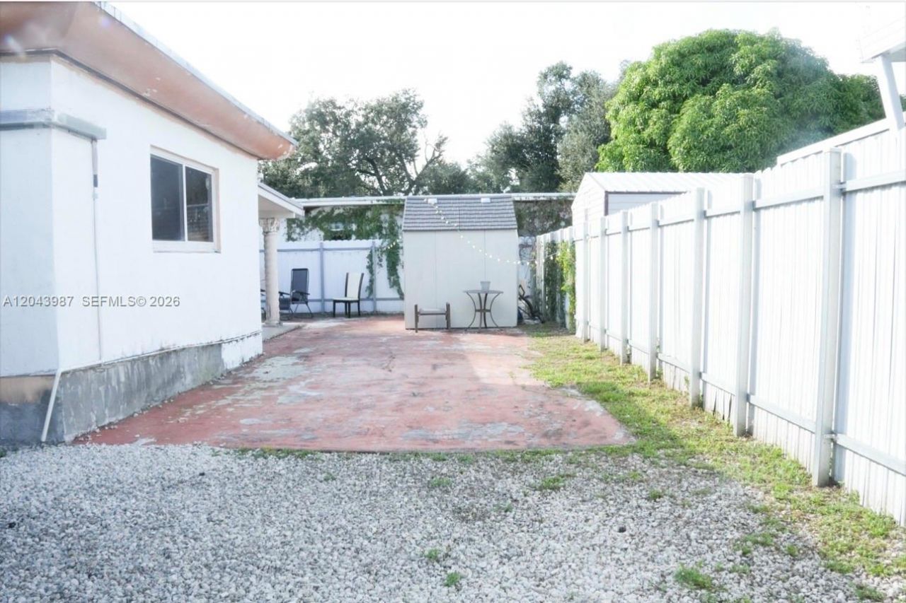 2955 NW 102nd St , Miami, FL 33147 Photo