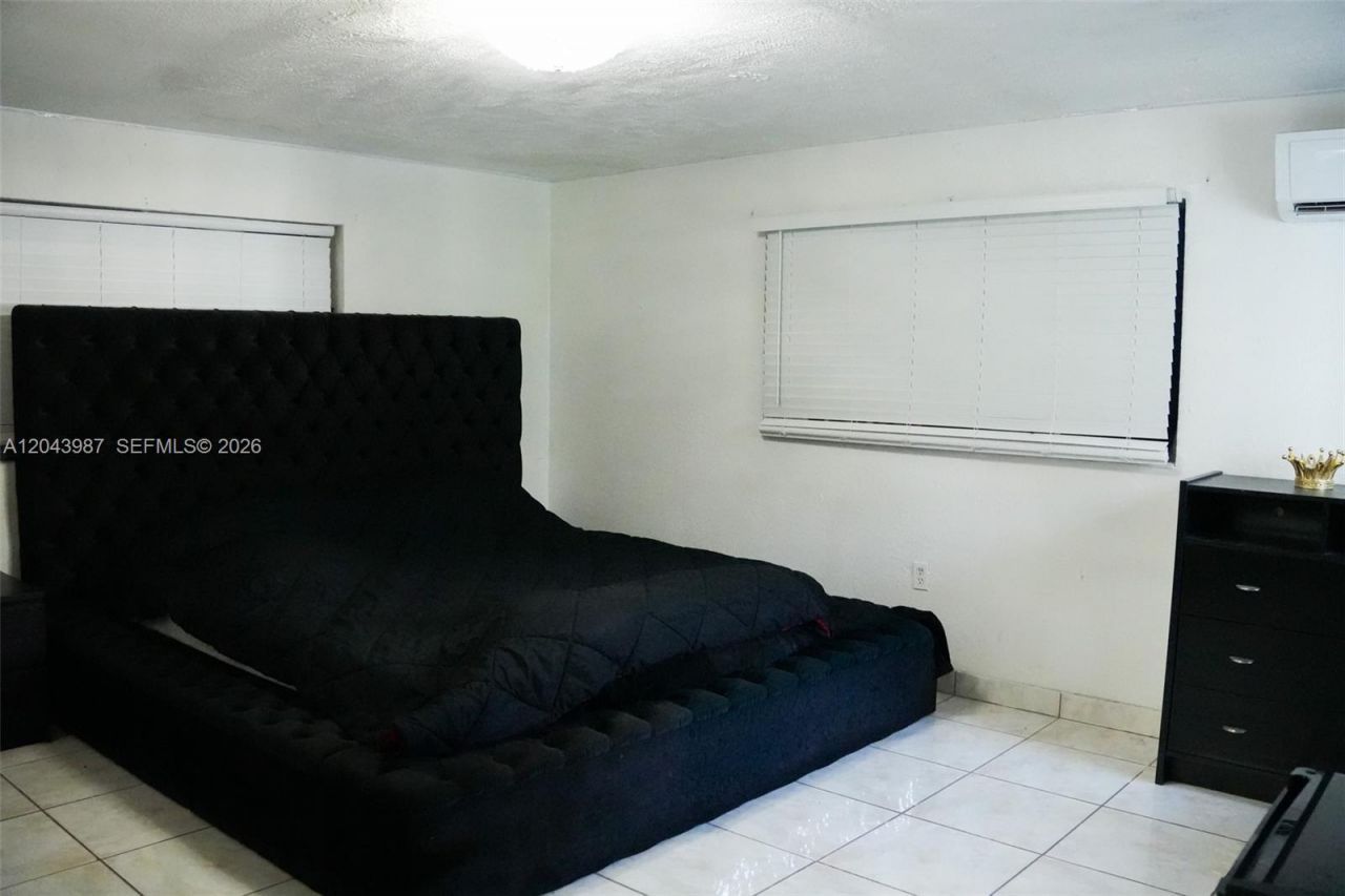 2955 NW 102nd St , Miami, FL 33147 Photo