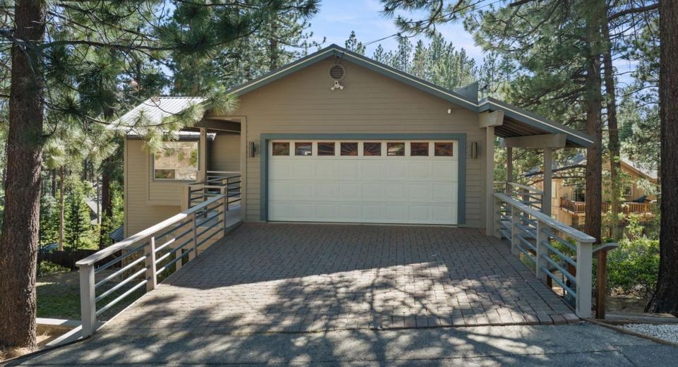 2400 Lupine Trail, South Lake Tahoe, CA 96150 Photo