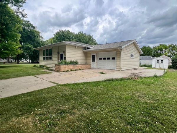 316 W 2nd Street, Madison, MN 56256