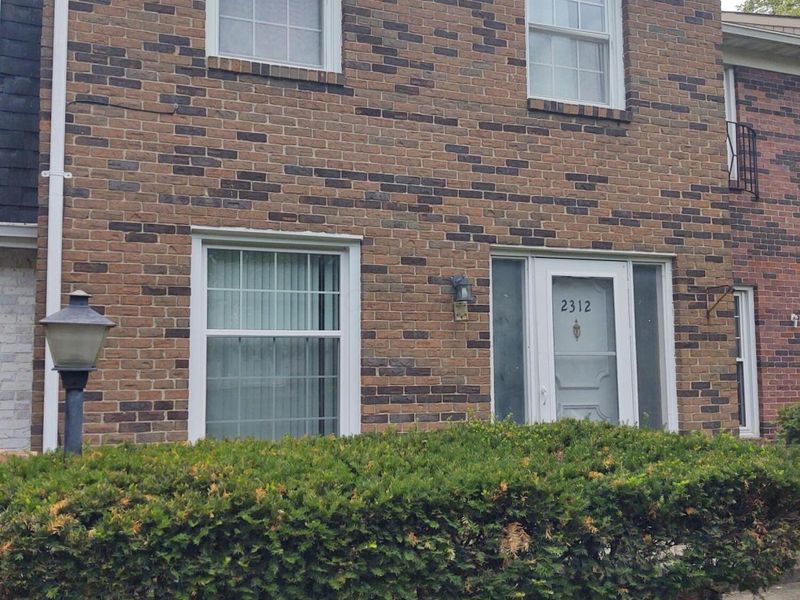 2312 Hardesty Court, Unit H2, Columbus, OH 43204 Photo 2