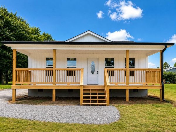 1205 Jones Street , Athens, TN 37303