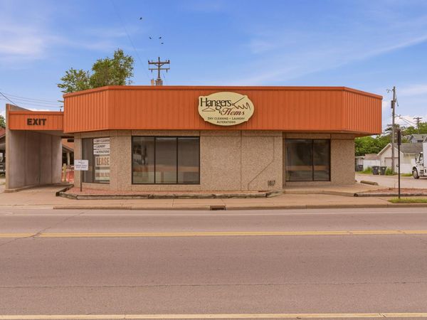 1817 Jackson St, La Crosse, WI 54601