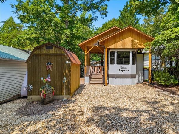 104 Cindy Parkway , Cleveland, GA 30528