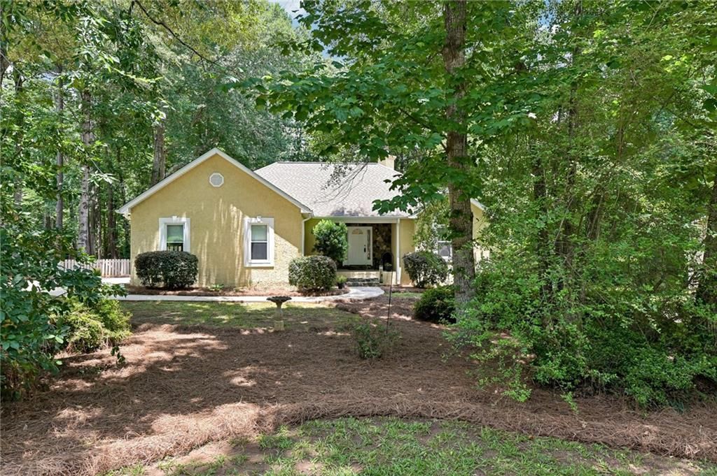 33 Bridgewater Drive, Newnan, GA 30265 Main Photo