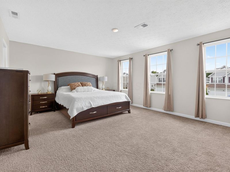 1549 Lewes Castle Drive, Grove City, OH 43123 Photo 17
