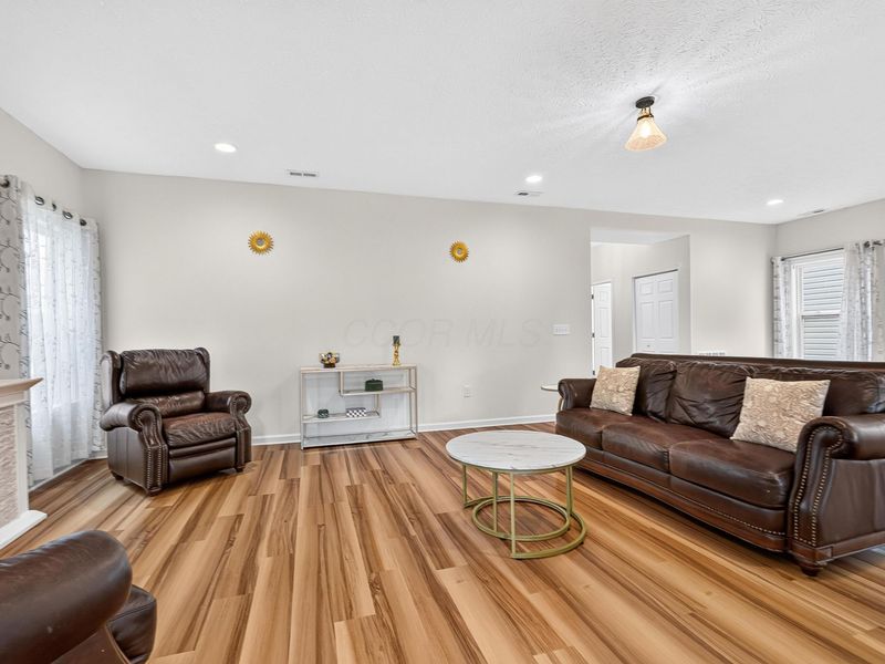 1549 Lewes Castle Drive, Grove City, OH 43123 Photo 8