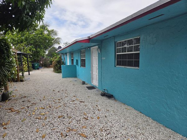 10304 NW 10th Avenue, Miami, FL 33150