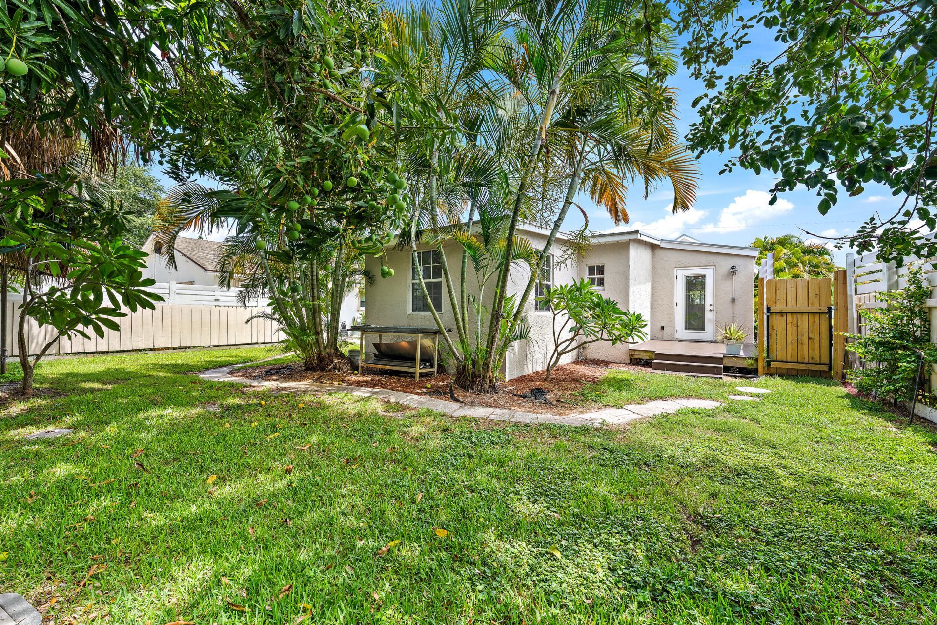 200 E 24th Street, Riviera Beach, FL 33404 Photo
