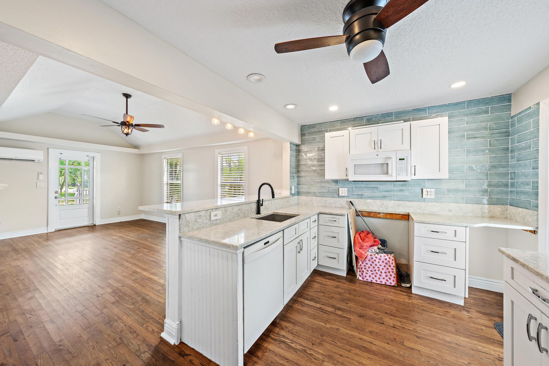 200 E 24th Street, Riviera Beach, FL 33404 Photo