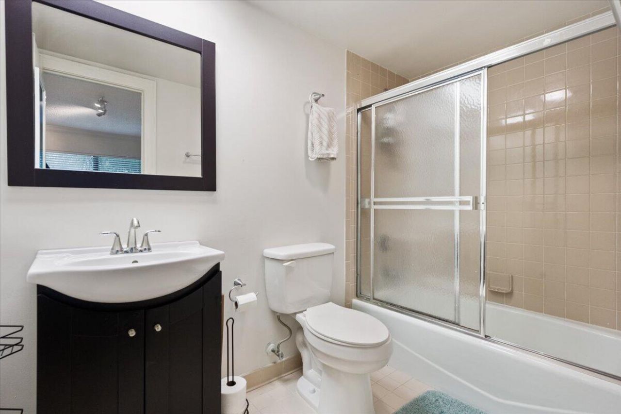 2835 Polo Island Drive, Unit H202, Wellington, FL 33414 Photo