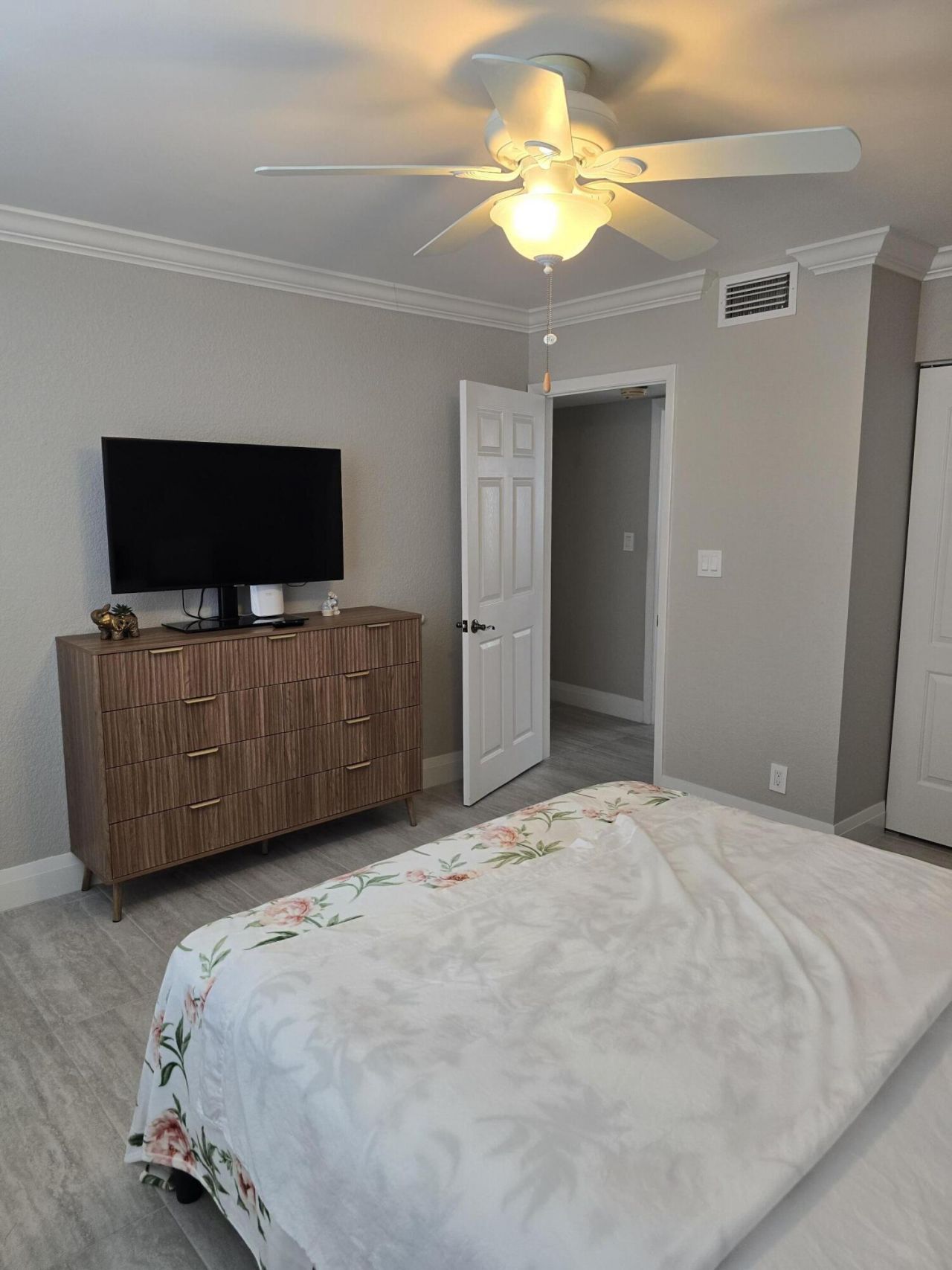 7580 Regency Lake Drive, Unit 402, Boca Raton, FL 33433 Photo