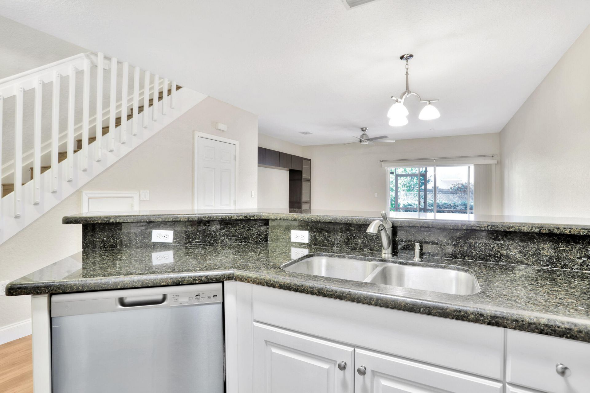 6527 Catalina Lane, Tamarac, FL 33321 Photo