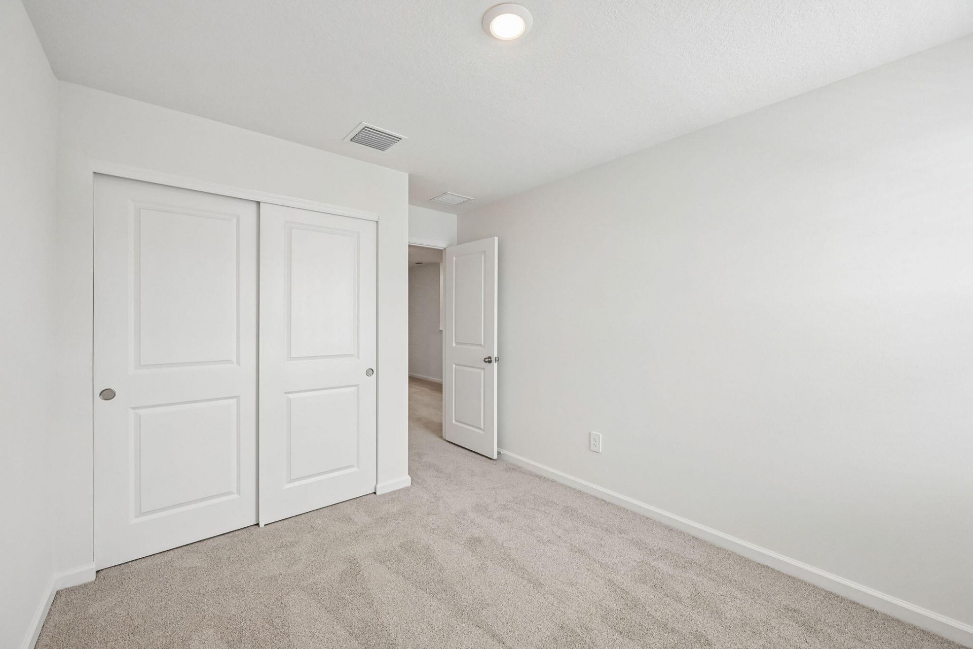 655 Salisbury Circle, Fort Pierce, FL 34982 Photo