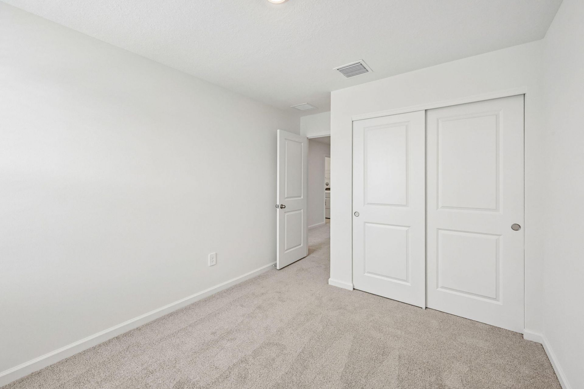 655 Salisbury Circle, Fort Pierce, FL 34982 Photo