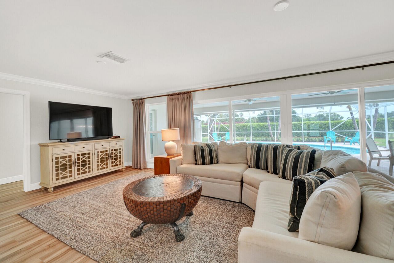341 Glenbrook Drive, Atlantis, FL 33462 Photo