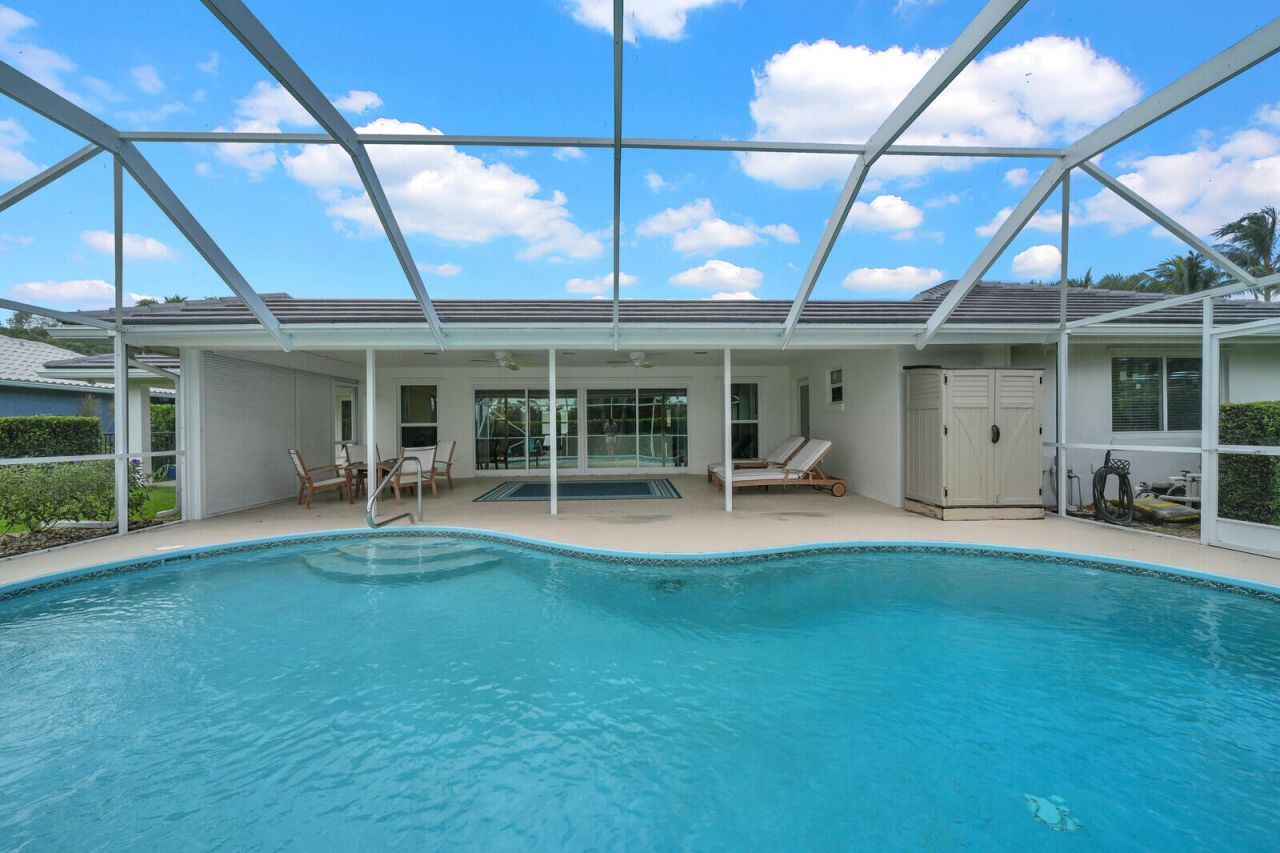 341 Glenbrook Drive, Atlantis, FL 33462 Photo