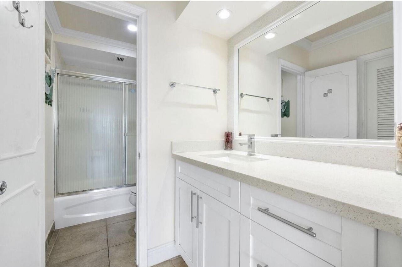 1500 S Ocean Boulevard, Unit 706, Lauderdale by the Sea, FL 33062 Photo