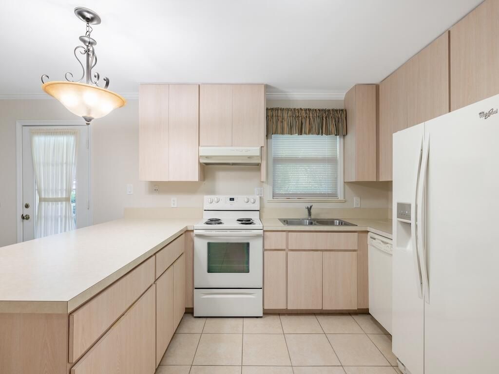 4790 16th Street, Vero Beach, FL 32966 Photo