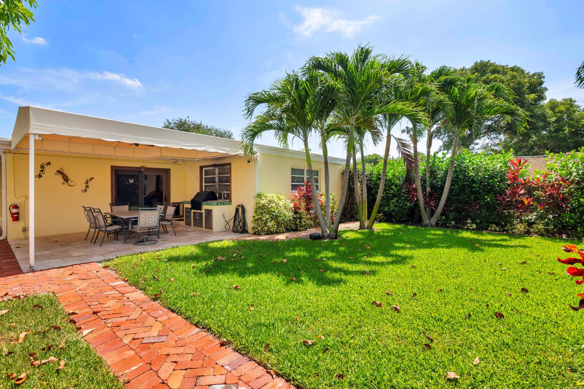 326 Marlborough Place, West Palm Beach, FL 33405 Photo