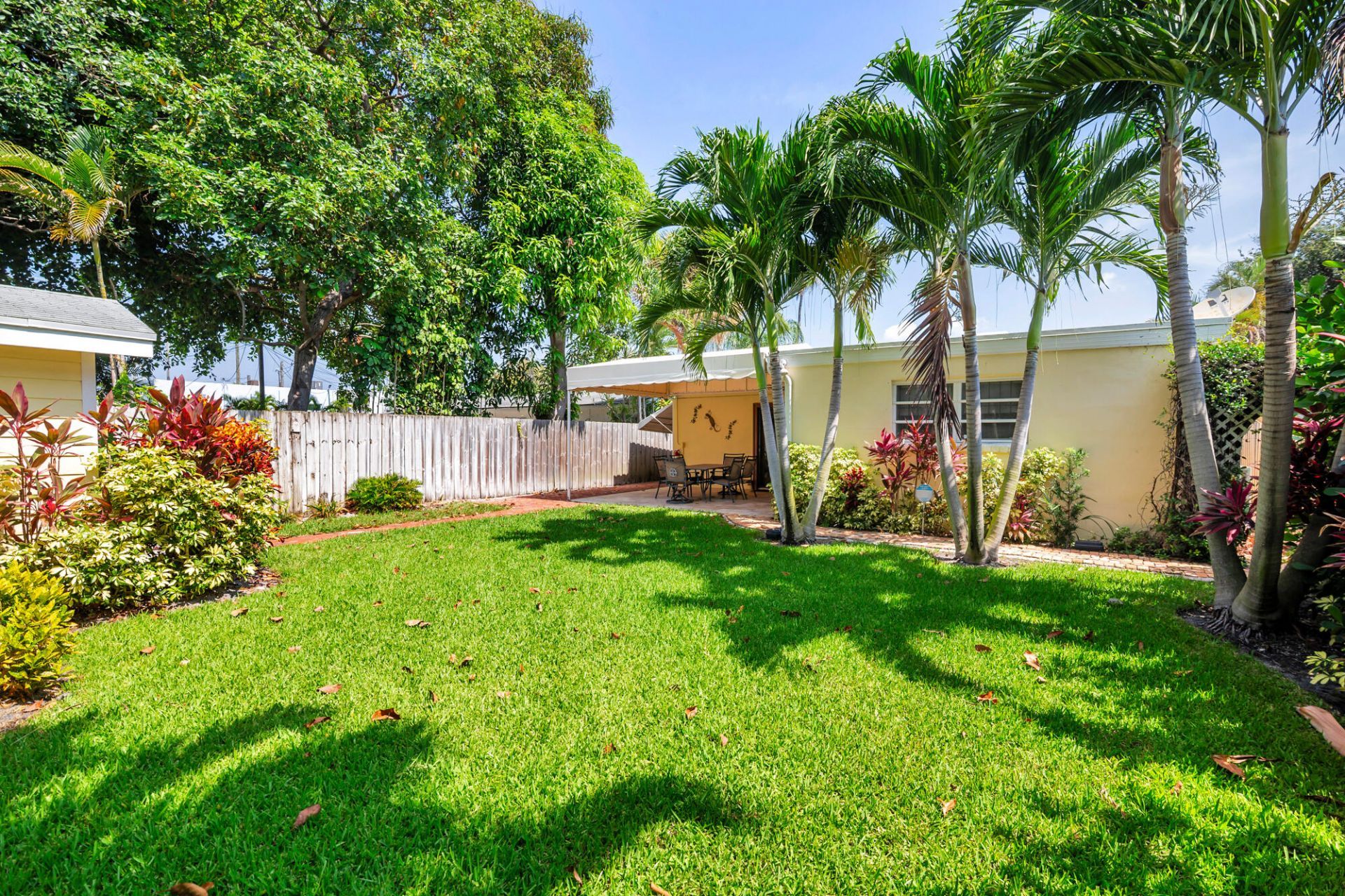 326 Marlborough Place, West Palm Beach, FL 33405 Photo