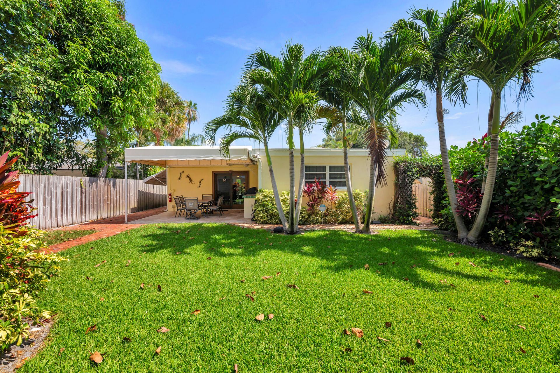 326 Marlborough Place, West Palm Beach, FL 33405 Photo