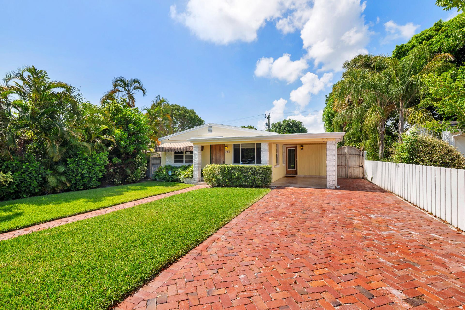 326 Marlborough Place, West Palm Beach, FL 33405 Photo