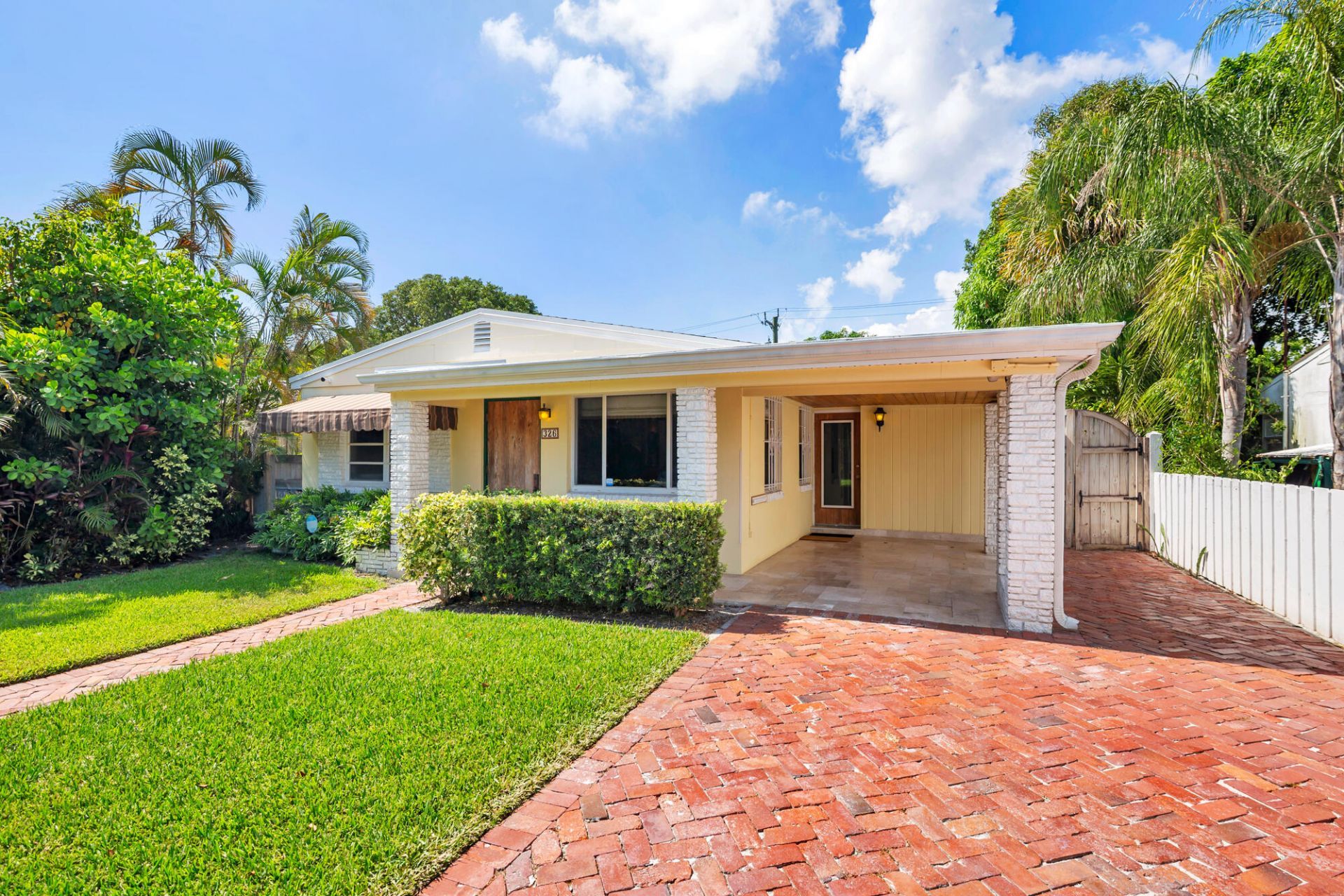 326 Marlborough Place, West Palm Beach, FL 33405 Photo