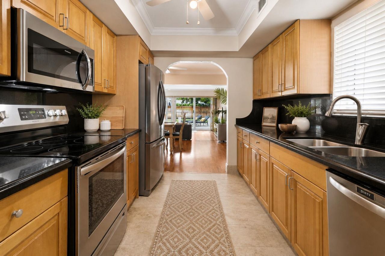 2070 NE 63rd Street, Fort Lauderdale, FL 33308 Photo