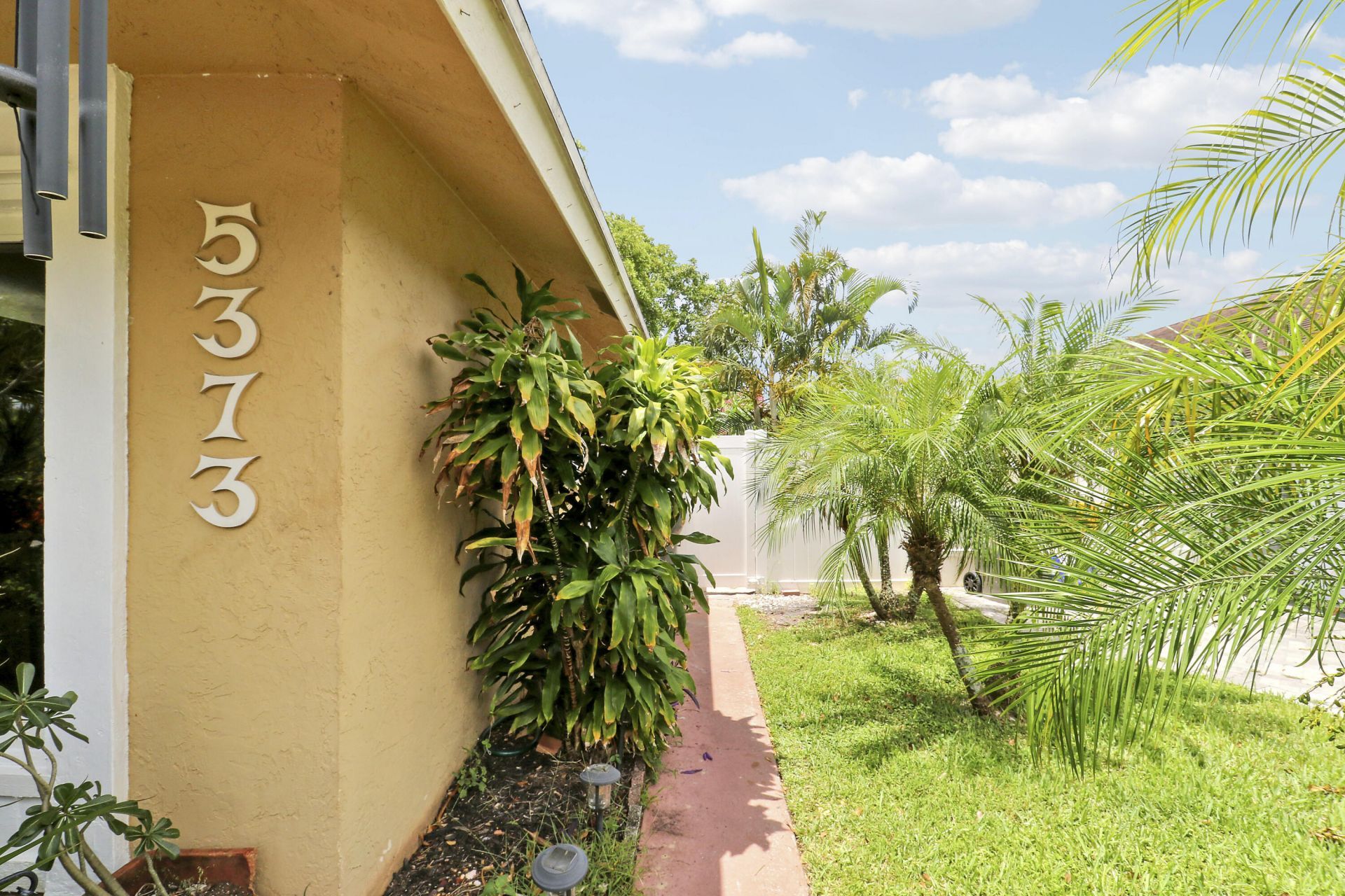 5373 Gene Circle, West Palm Beach, FL 33415 Photo