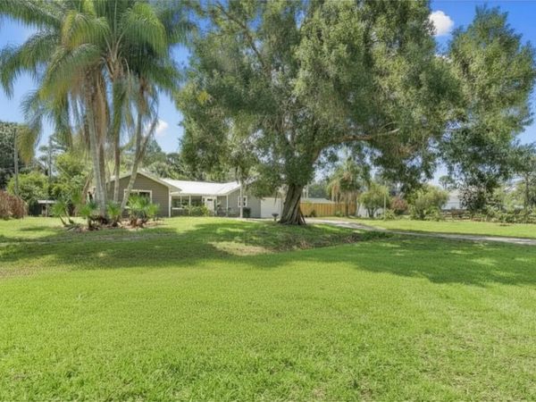 202 Laidback Way, Fort Pierce, FL 34945