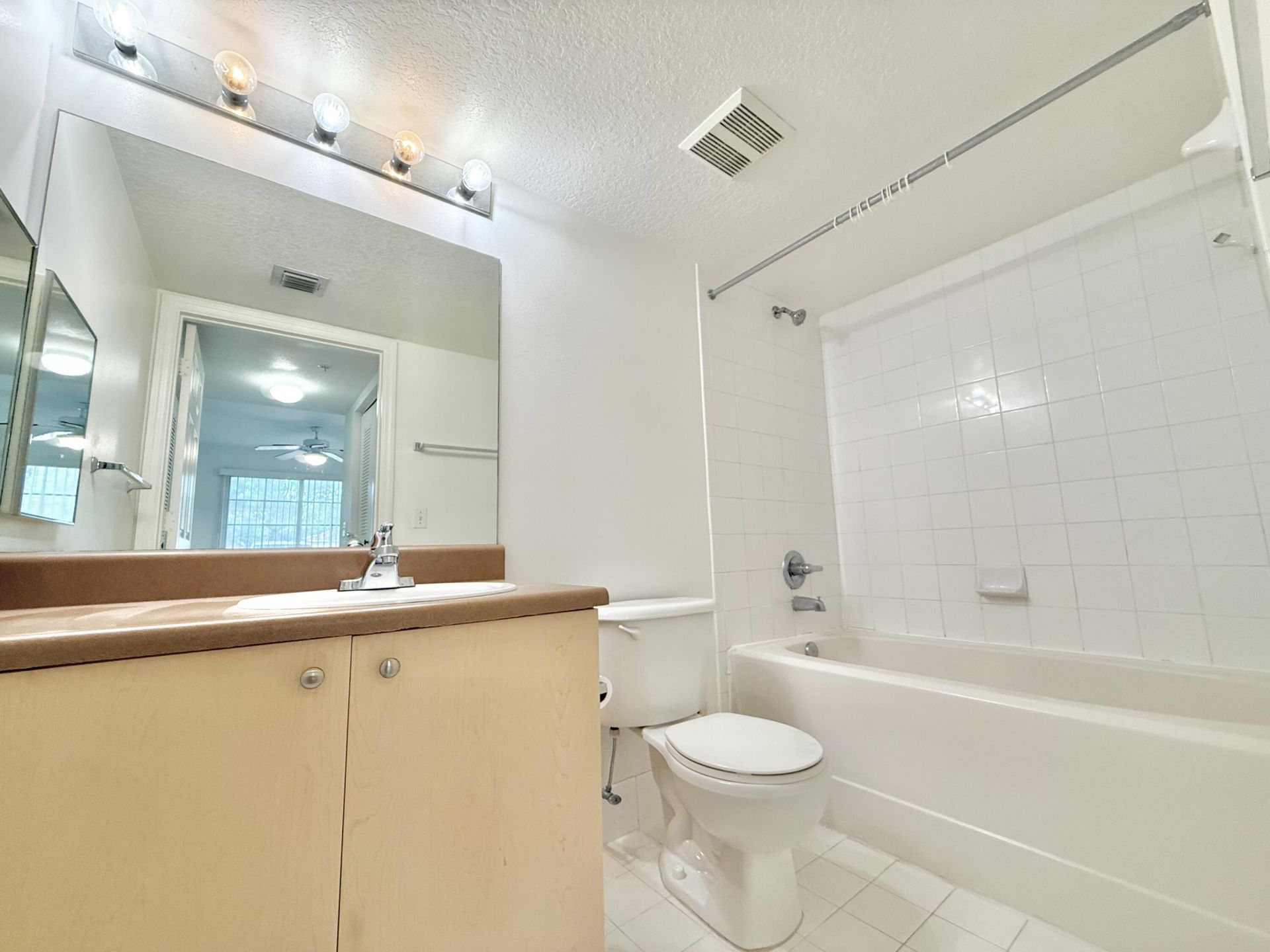 4200 San Marino Boulevard, Unit 107, West Palm Beach, FL 33409 Photo