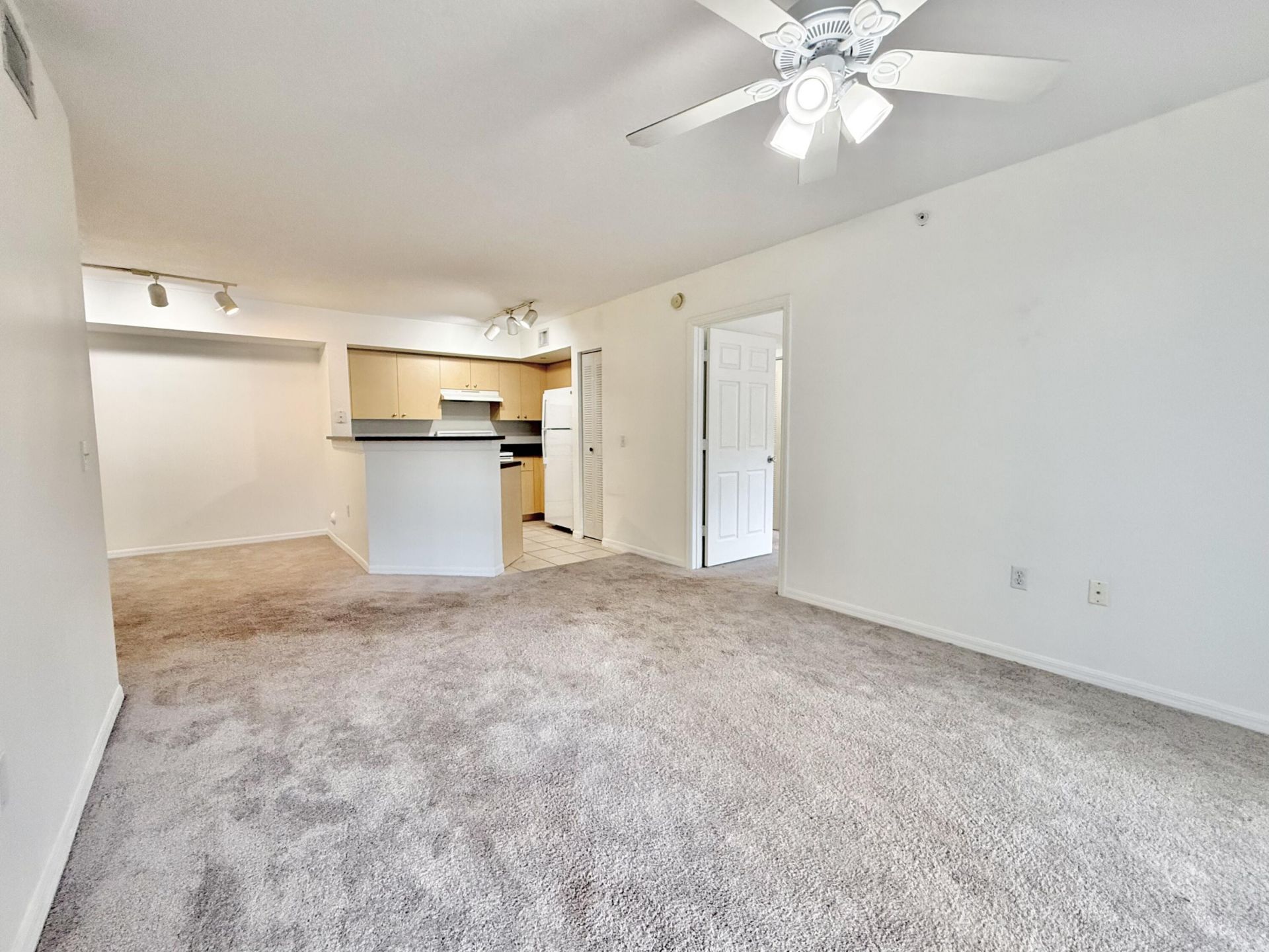 4200 San Marino Boulevard, Unit 107, West Palm Beach, FL 33409 Photo