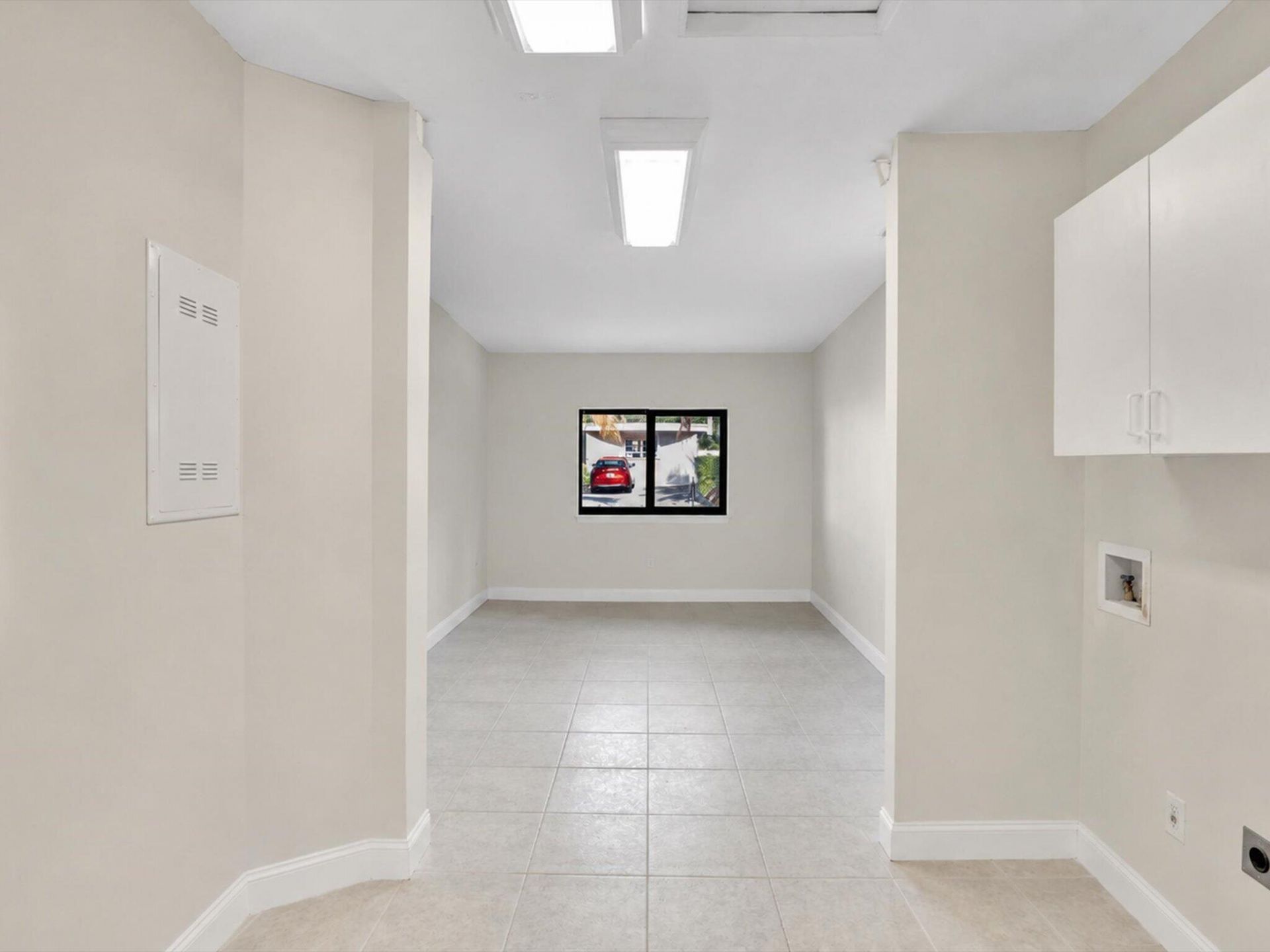 19321 NE 18th Place, Miami, FL 33179 Photo