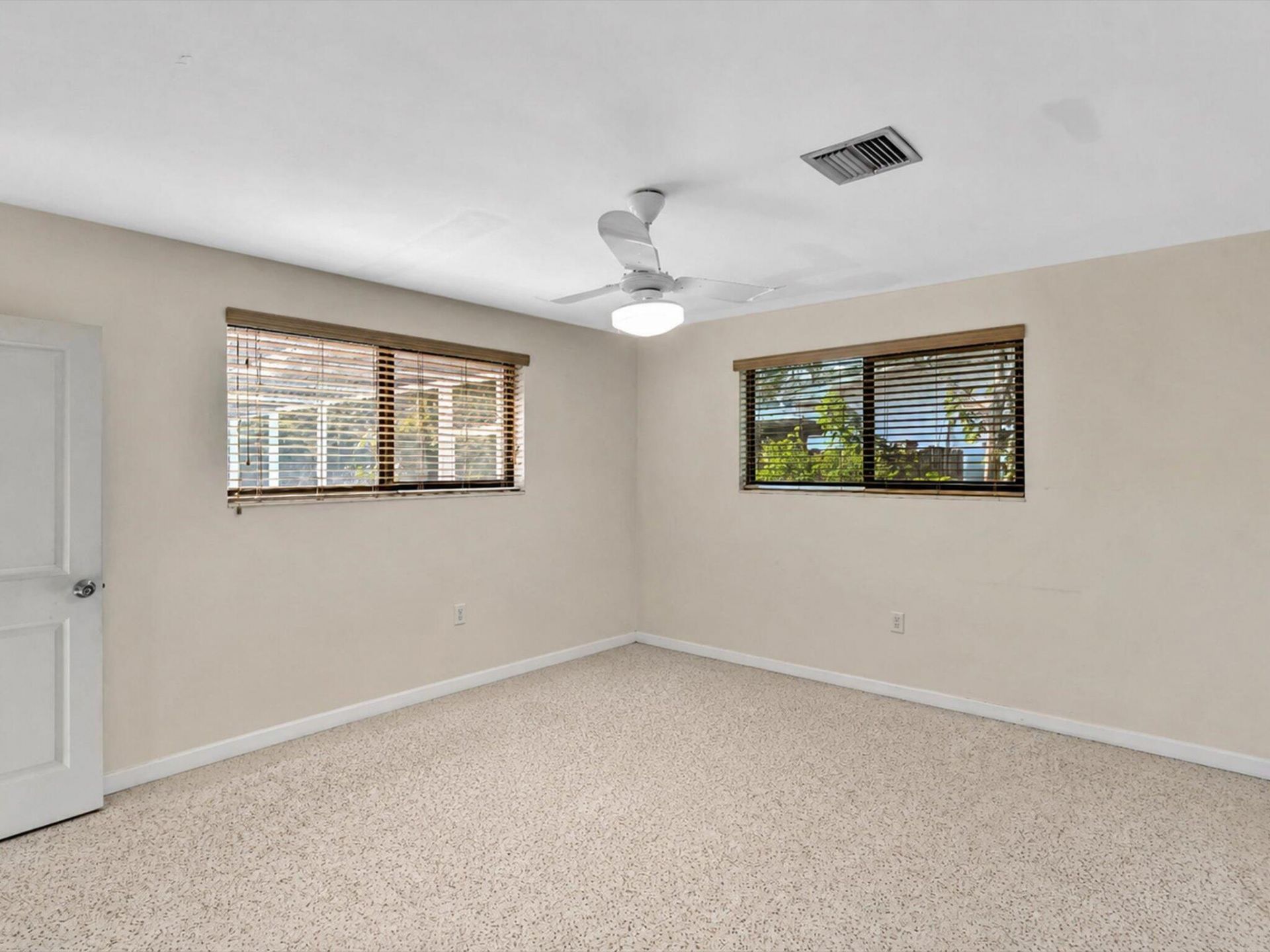 19321 NE 18th Place, Miami, FL 33179 Photo