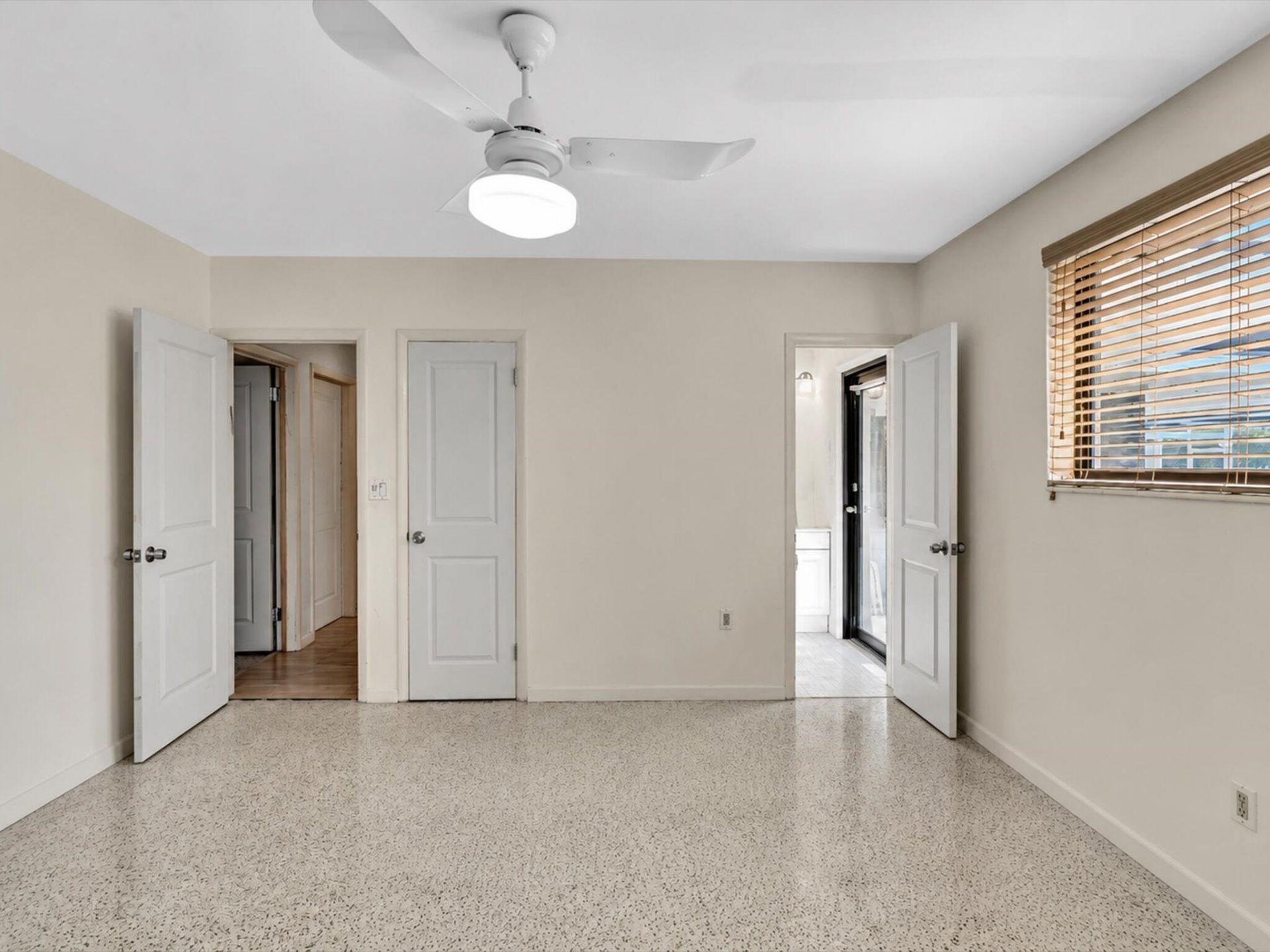 19321 NE 18th Place, Miami, FL 33179 Photo