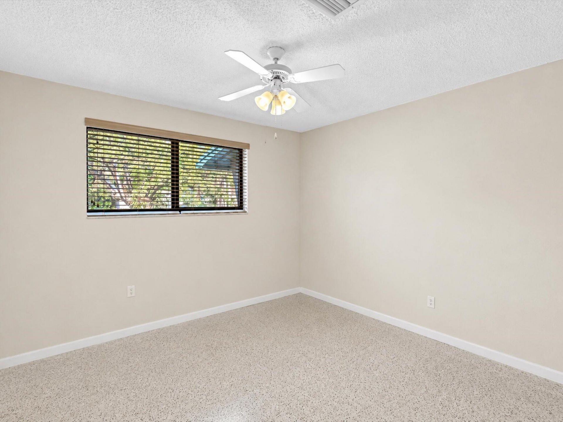 19321 NE 18th Place, Miami, FL 33179 Photo