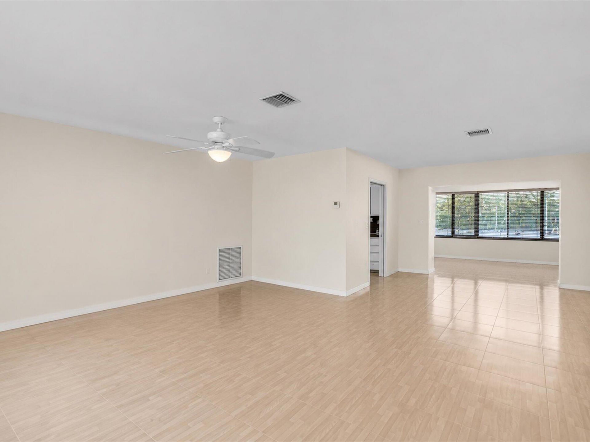 19321 NE 18th Place, Miami, FL 33179 Photo