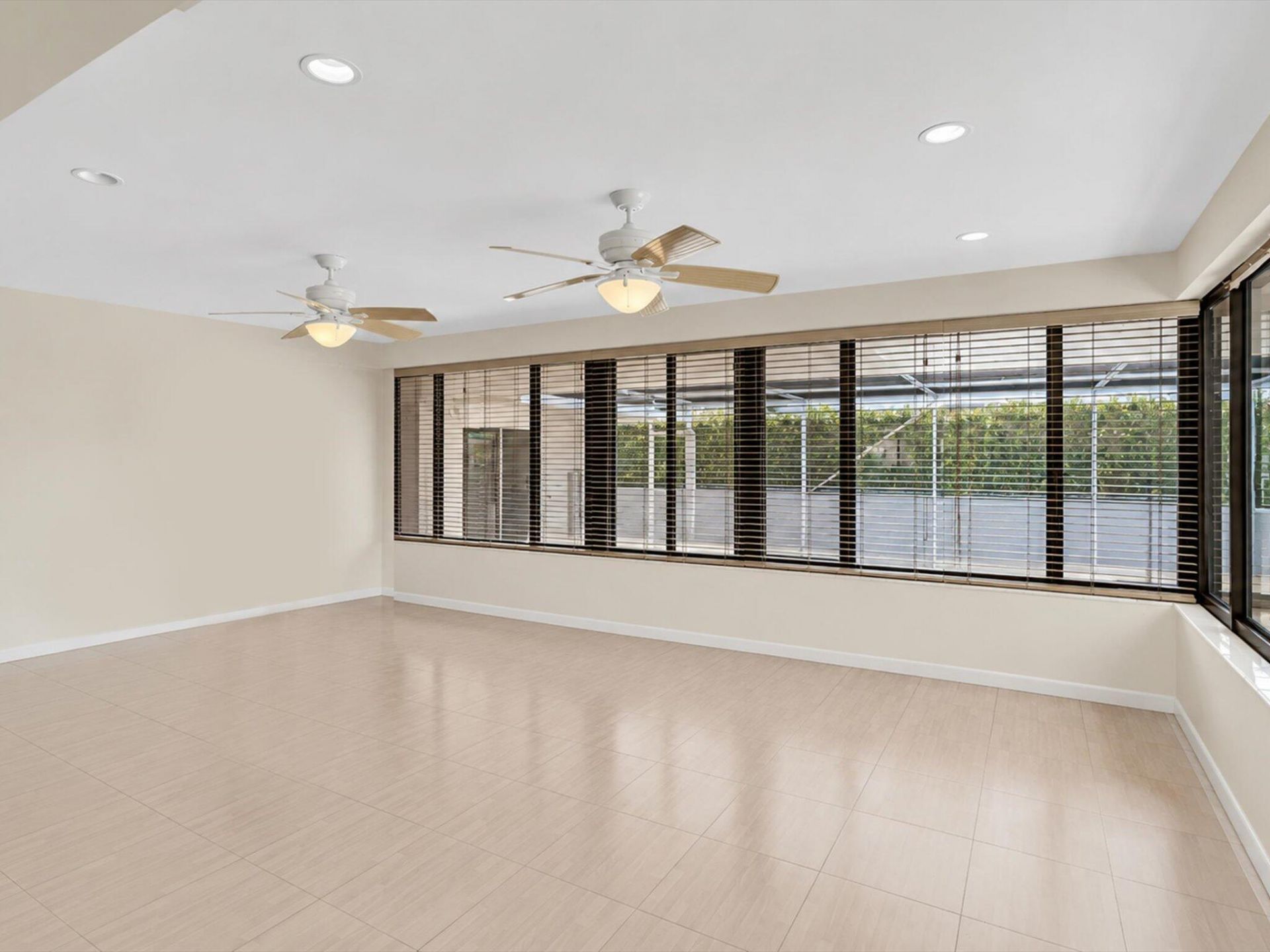 19321 NE 18th Place, Miami, FL 33179 Photo