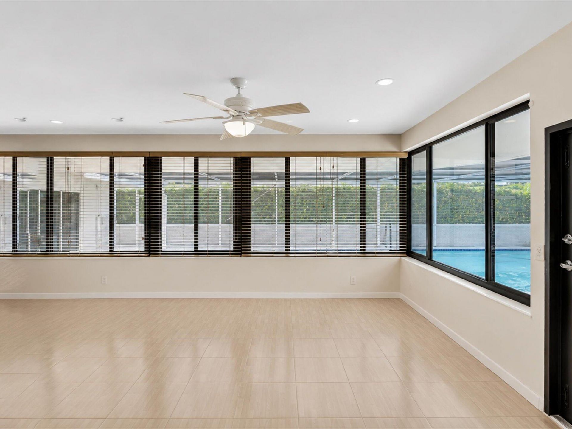 19321 NE 18th Place, Miami, FL 33179 Photo