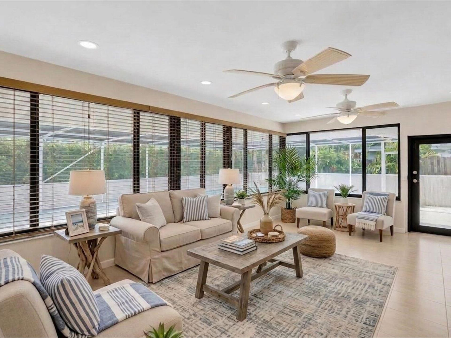 19321 NE 18th Place, Miami, FL 33179 Photo